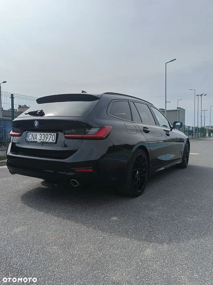 BMW Seria 3 318d mHEV - 8