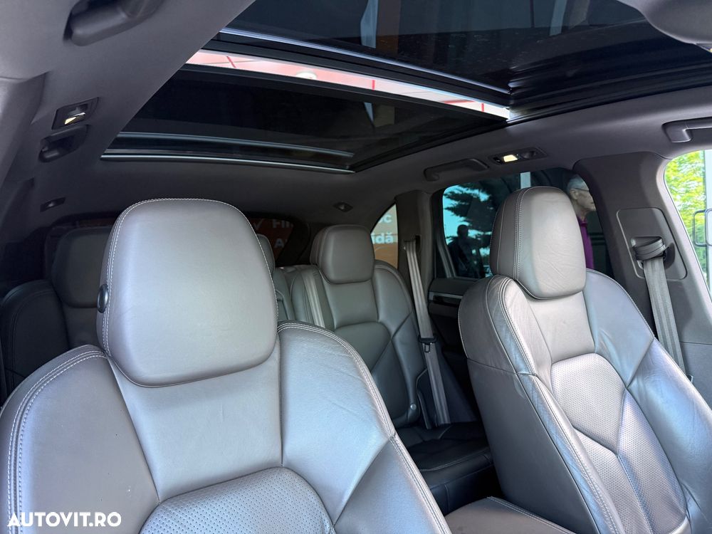 Porsche Cayenne Platinum Edition - 18