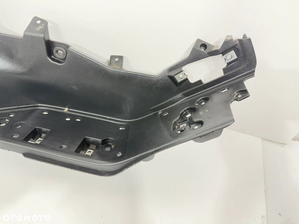 Podłoga P    Yamaha T-Max   560   TMAX    18-21R - 2