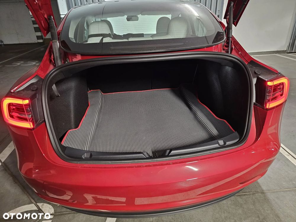 Tesla Model 3 - 9