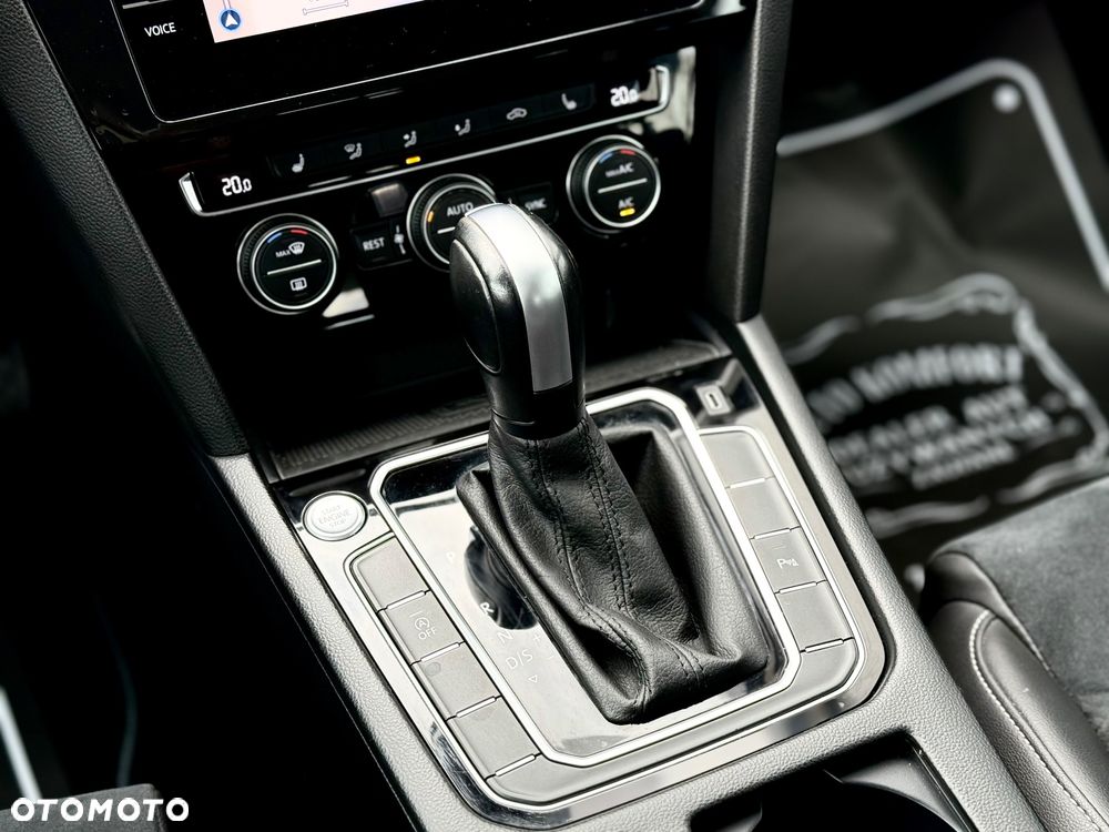 Volkswagen Passat Variant 2.0 TDI SCR DSG BlueMotion Highline - 31