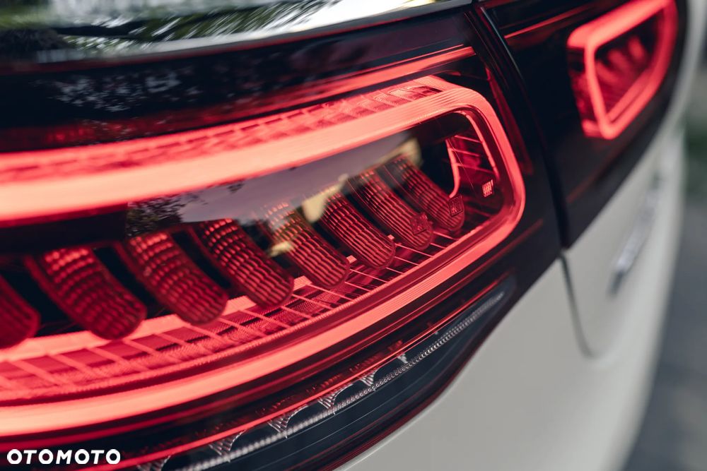 Mercedes-Benz GLC - 12