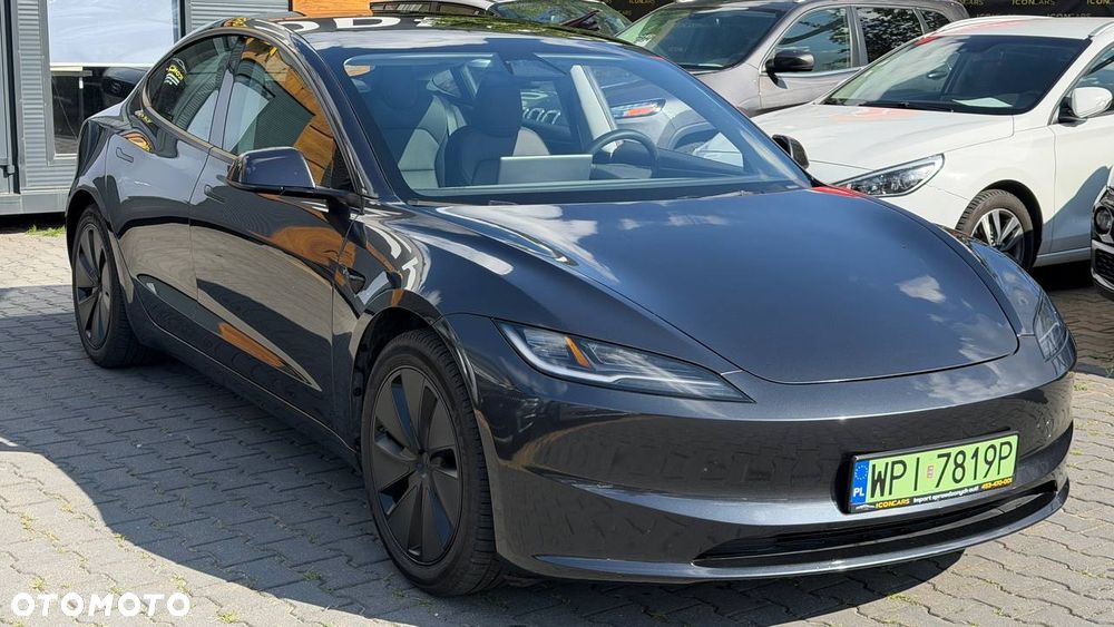 Tesla Model 3 - 11