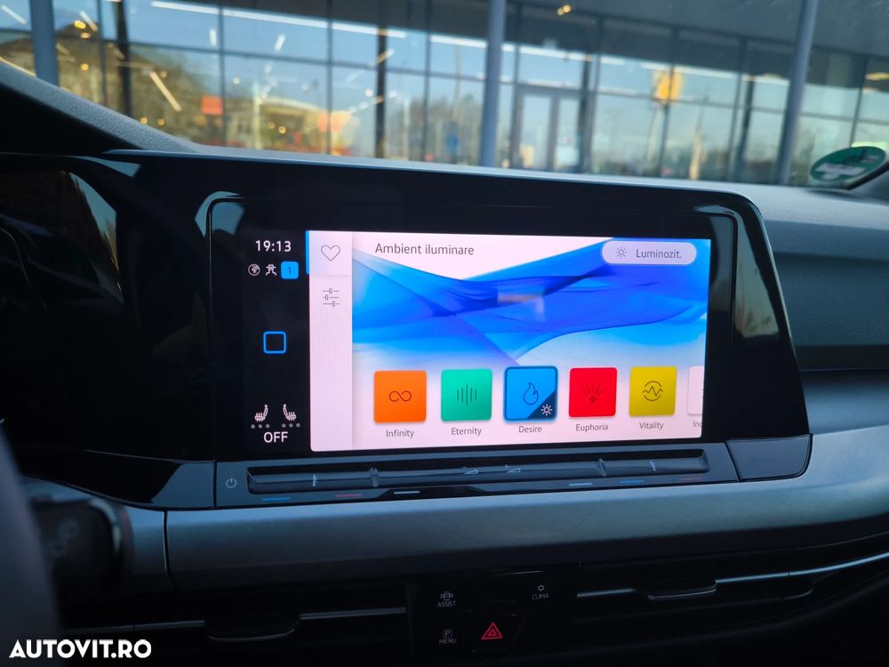 Volkswagen Golf 2.0 TDI Highline - 28