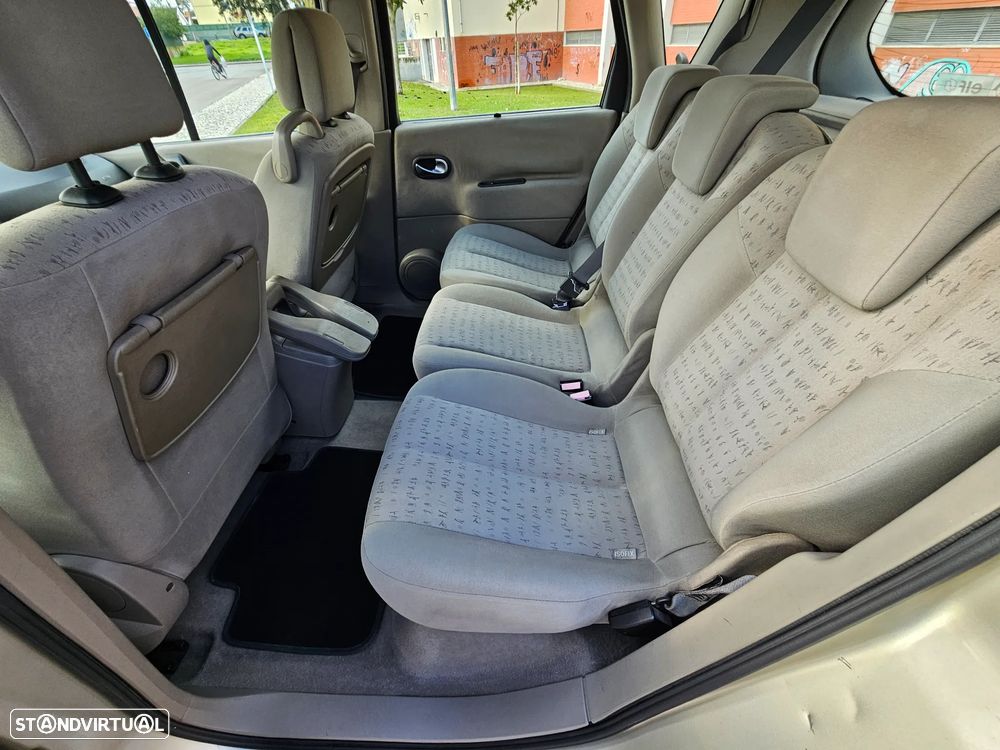 Renault Scénic 1.5 dCi Dynamique - 9