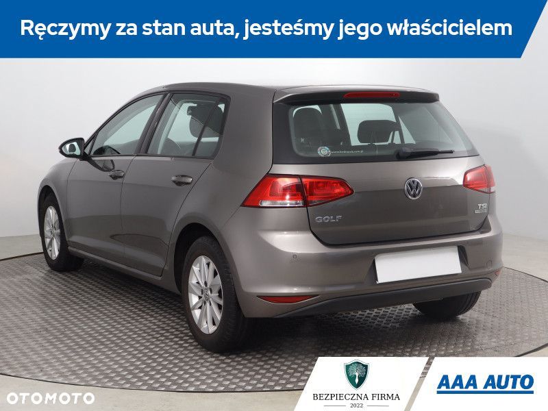 Volkswagen Golf - 6