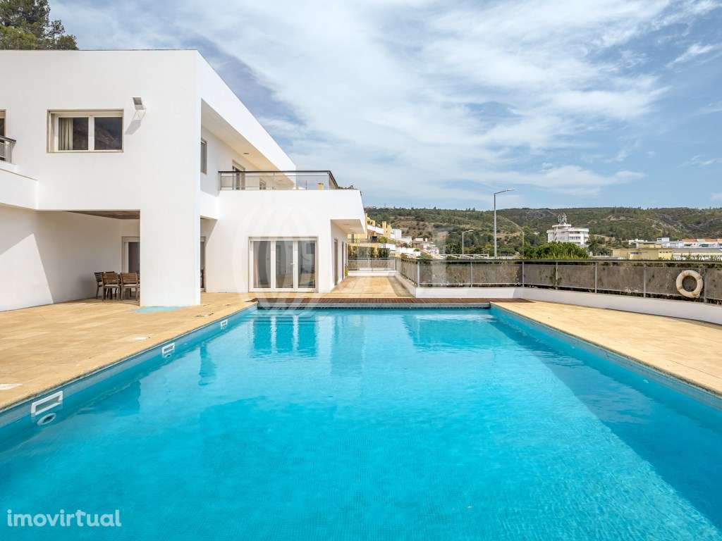Moradia T4 com piscina e vista mar, na Baía de Sesimbra - Grande imagem: 2/33
