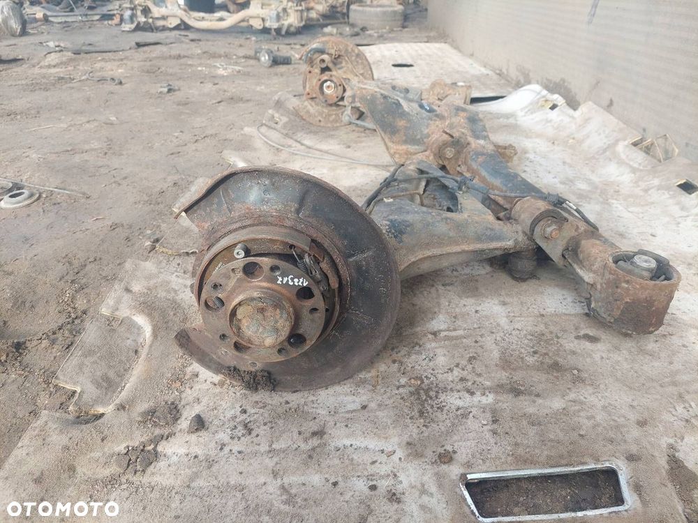 BELKA OŚ ZAWIESZENIA TYŁ BMW E34 520I WAHACZ TYŁ BMW E34 - 4