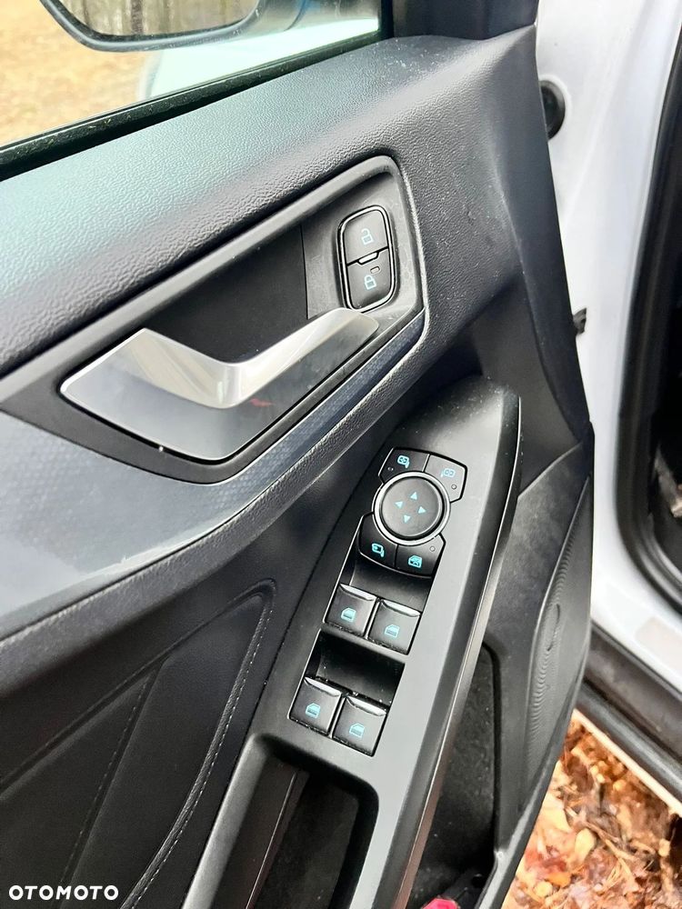 Ford Focus SW 1.5 EcoBoost S&S ACTIVE - 29