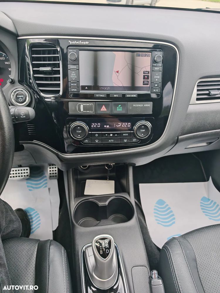 Mitsubishi Outlander - 21