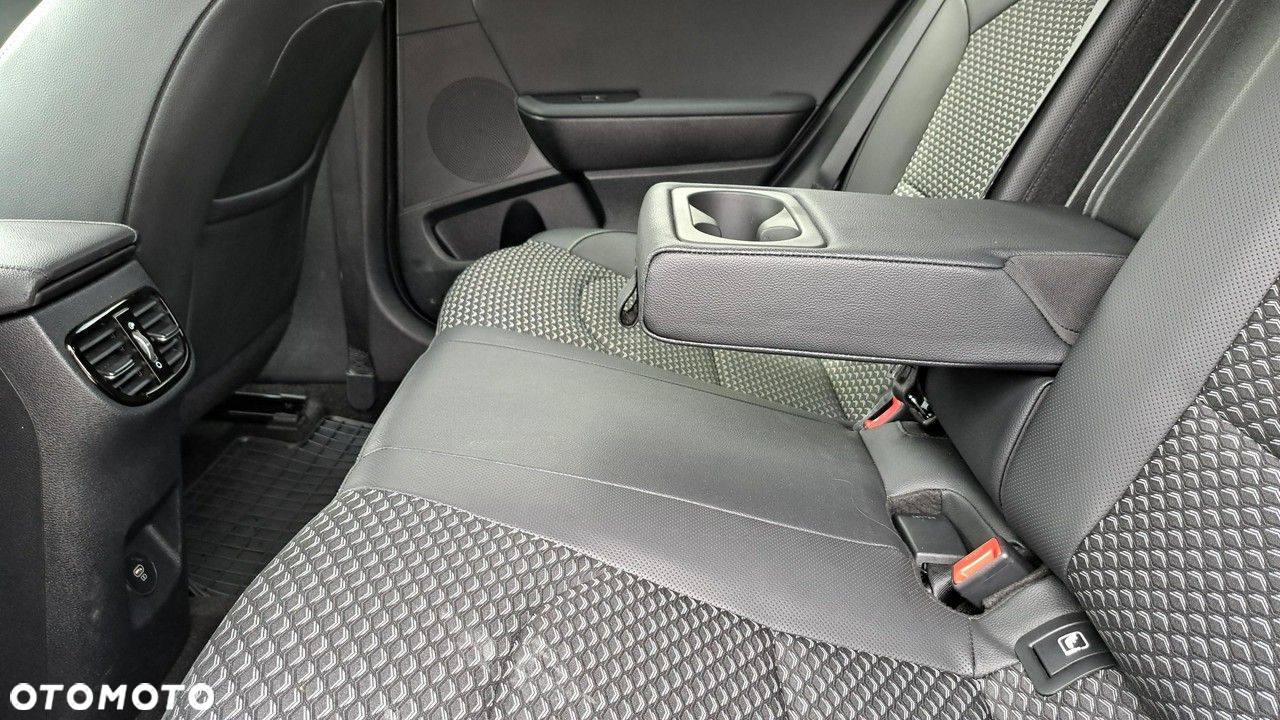Kia XCeed - 27
