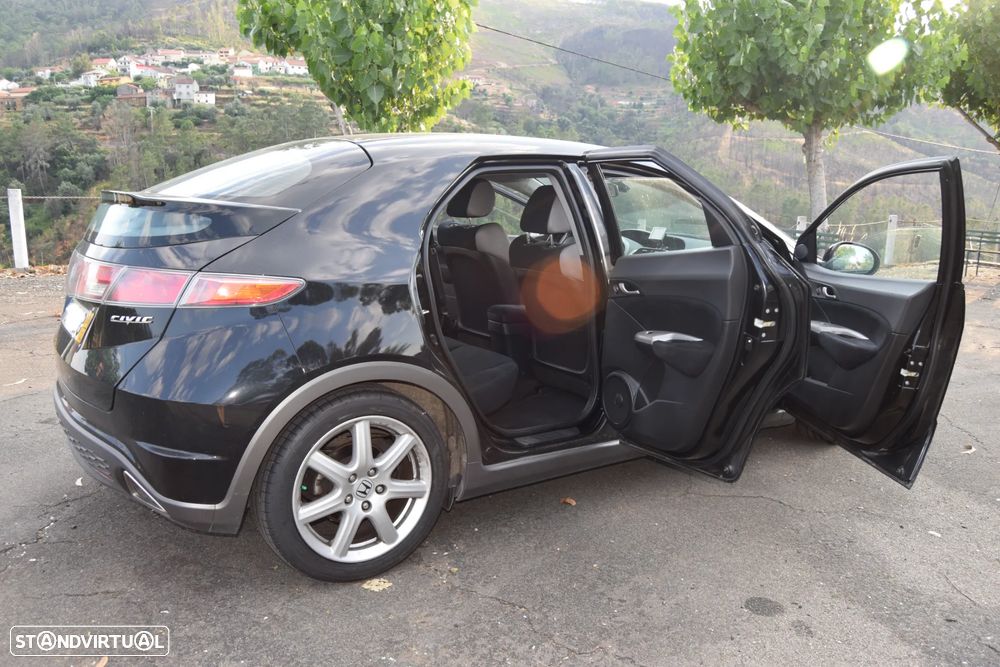 Honda Civic 1.8 Sport - 30