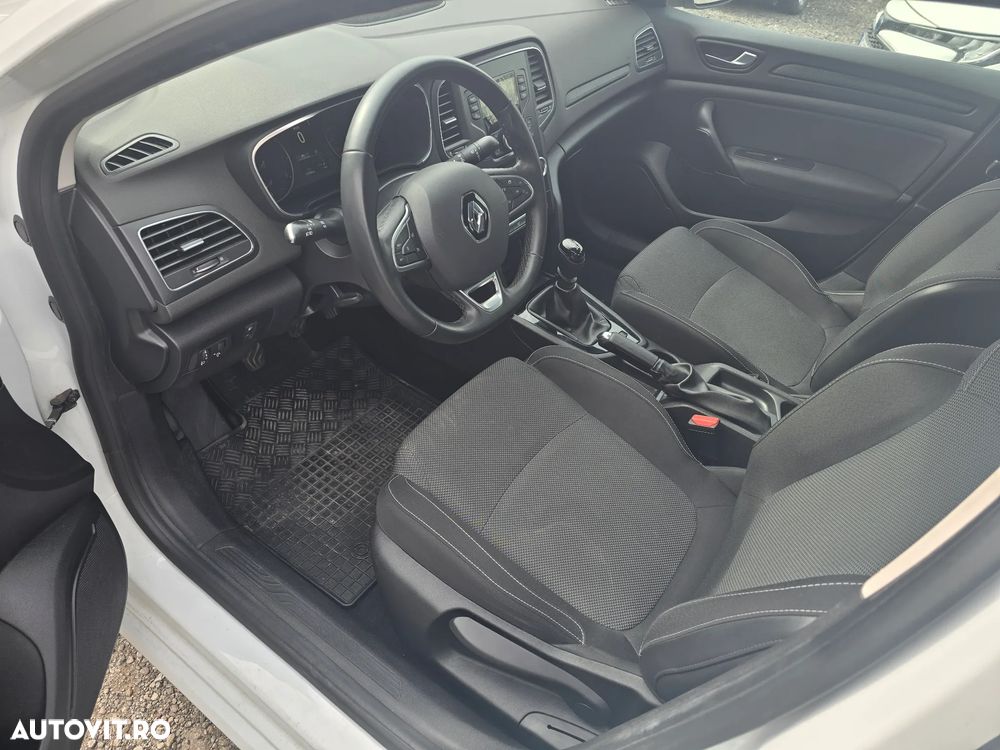 Renault Megane TCE 114 GPF Life - 12