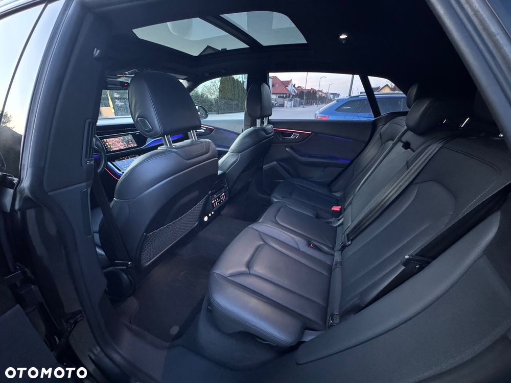 Audi Q8 SUV TFSI quattro 250 kW tiptronic S line business - 29