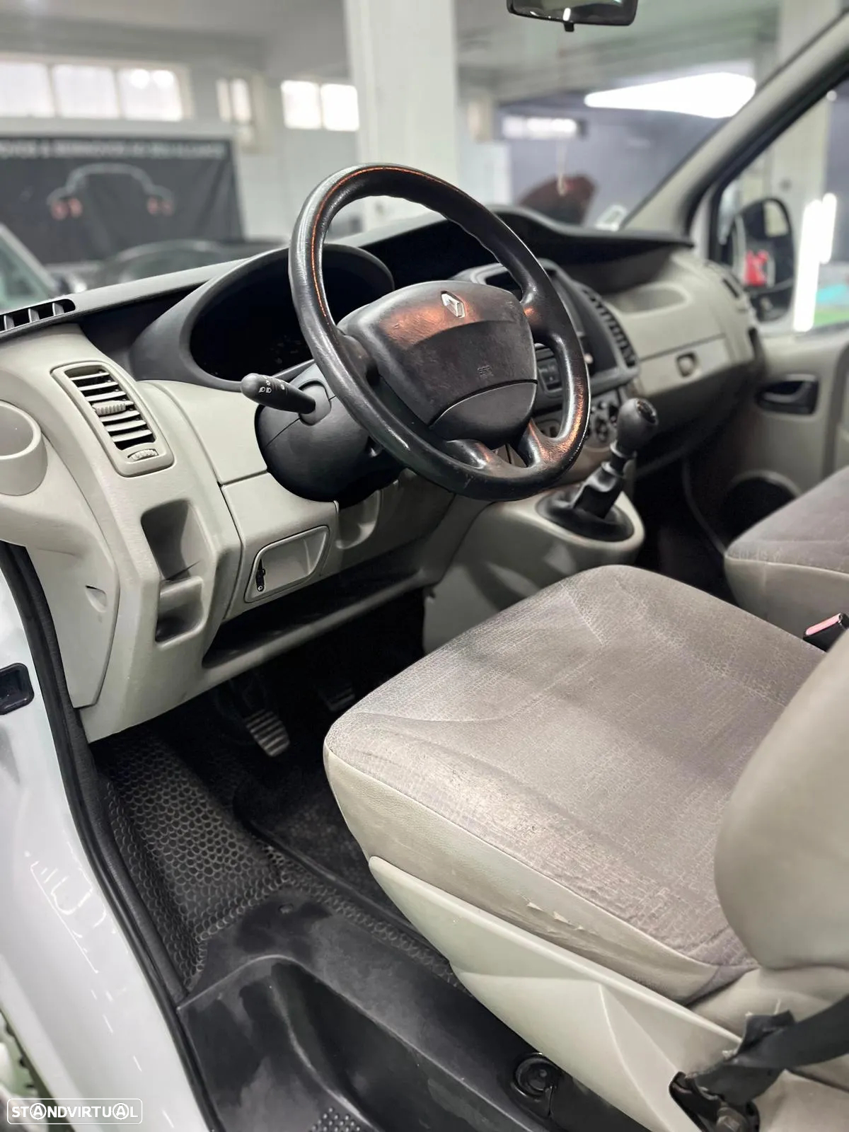 Renault Trafic 2.0 dCi 115 Privi. Luxe - 8