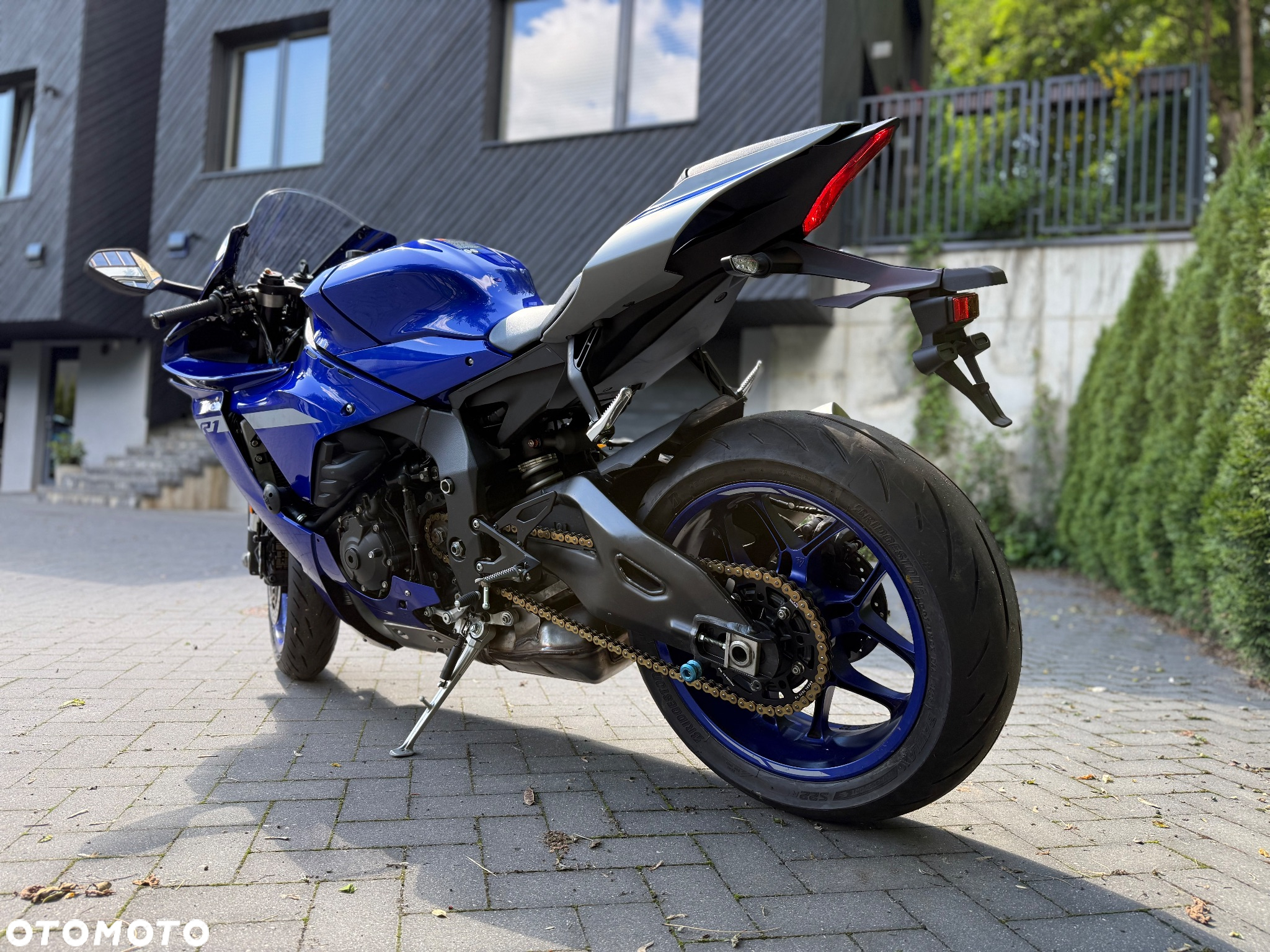 Yamaha R1 - 3