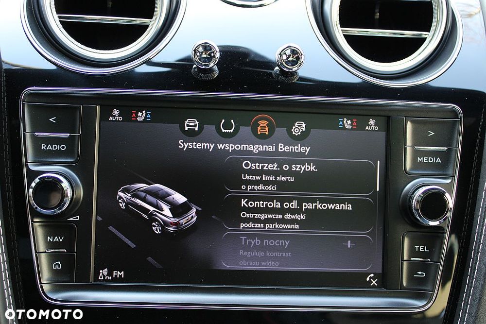 Bentley Bentayga - 28