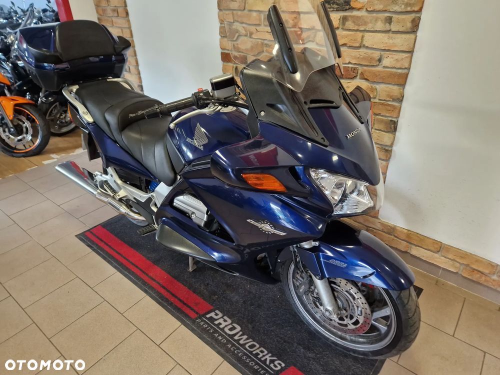 Honda ST - 1