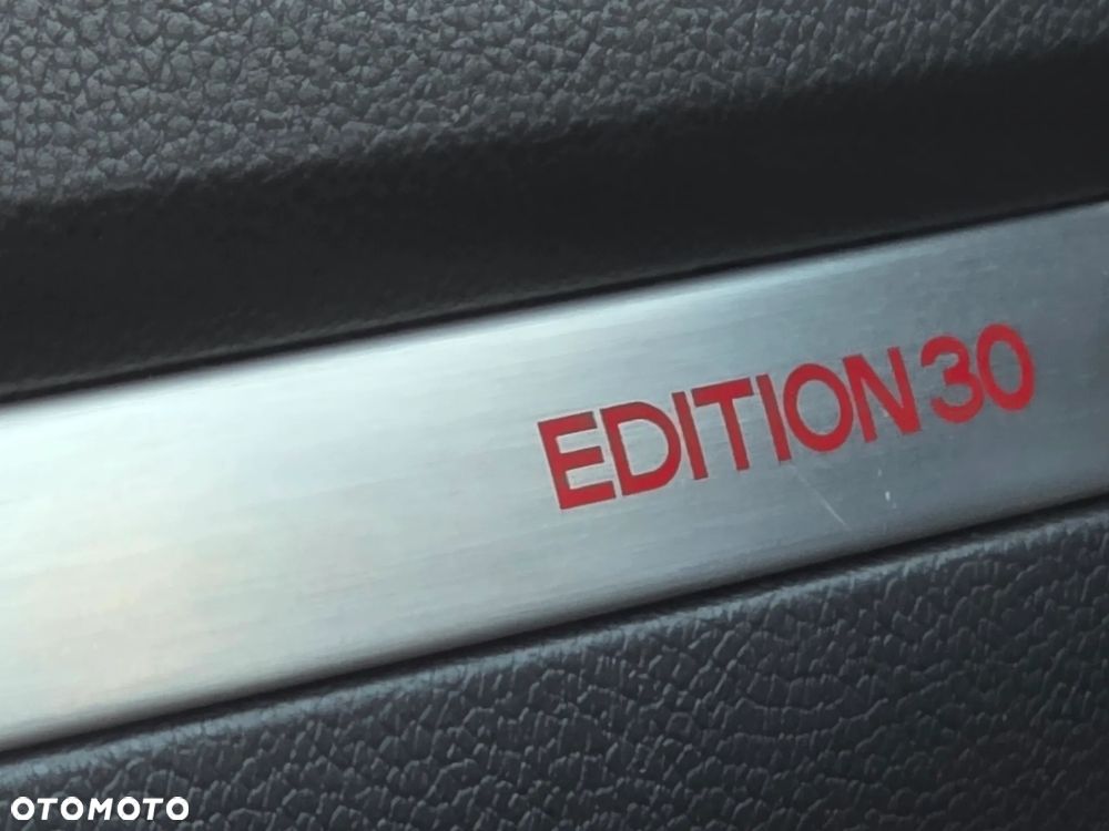 Volkswagen Golf 2.0 GTI Edition 30 - 9