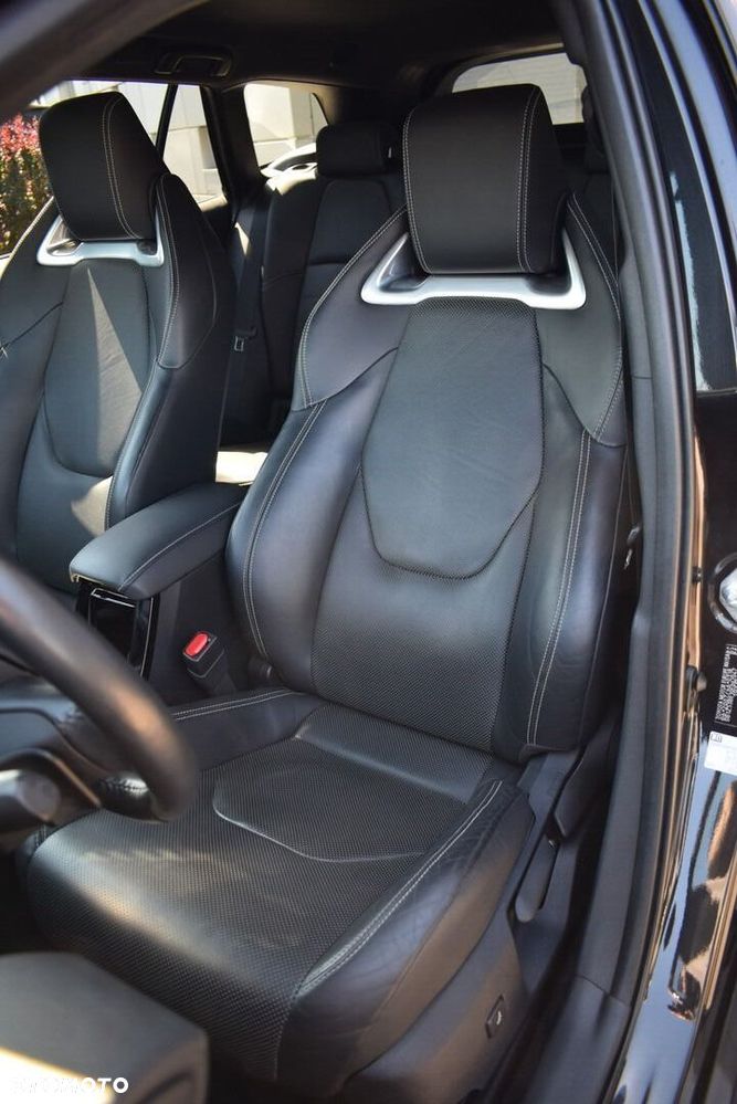 Toyota Corolla - 16