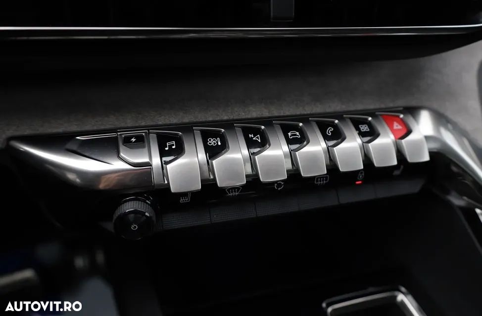 Peugeot 3008 PHEV 225 EAT8 Active Pack - 8