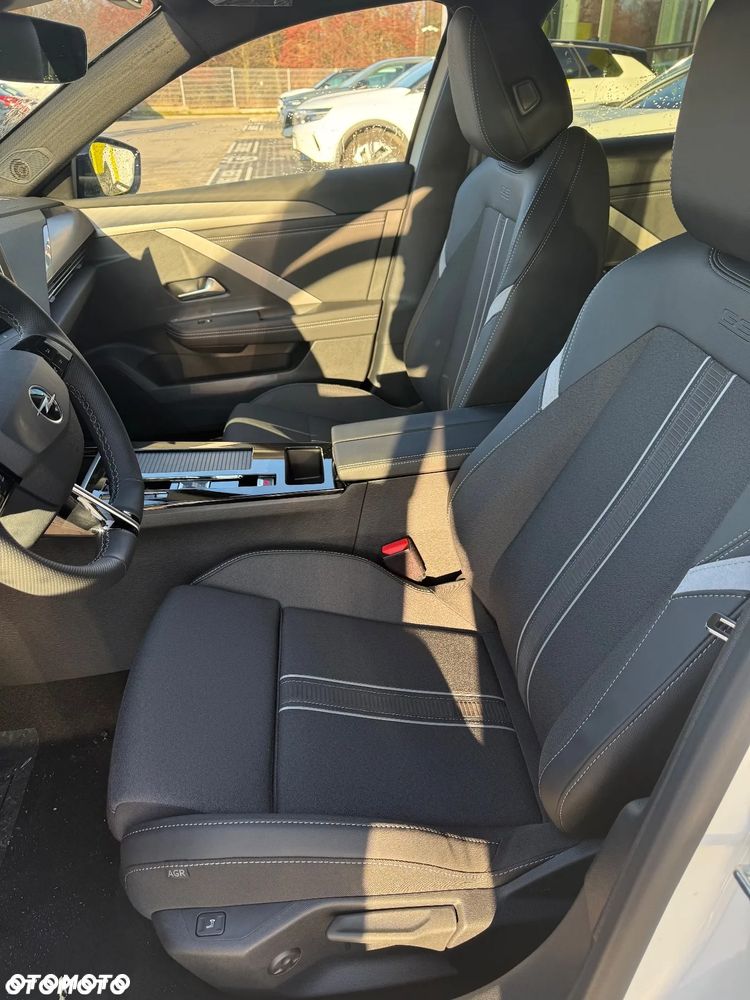 Opel Astra 1.2 T GS S&S - 8