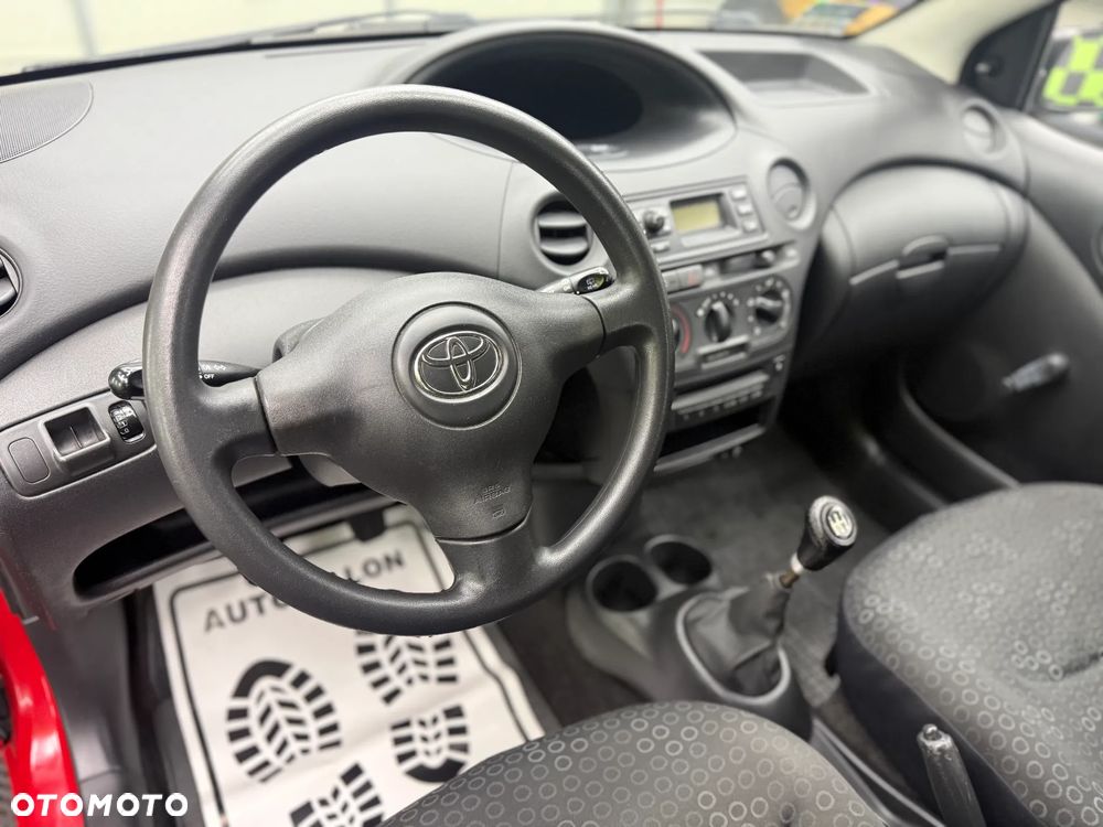 Toyota Yaris 1.0 Terra - 9