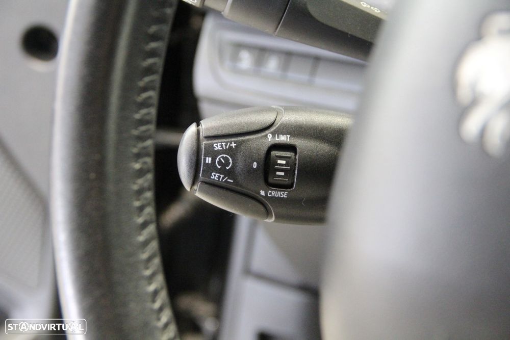 Peugeot 208 1.6 BlueHDi Style - 13