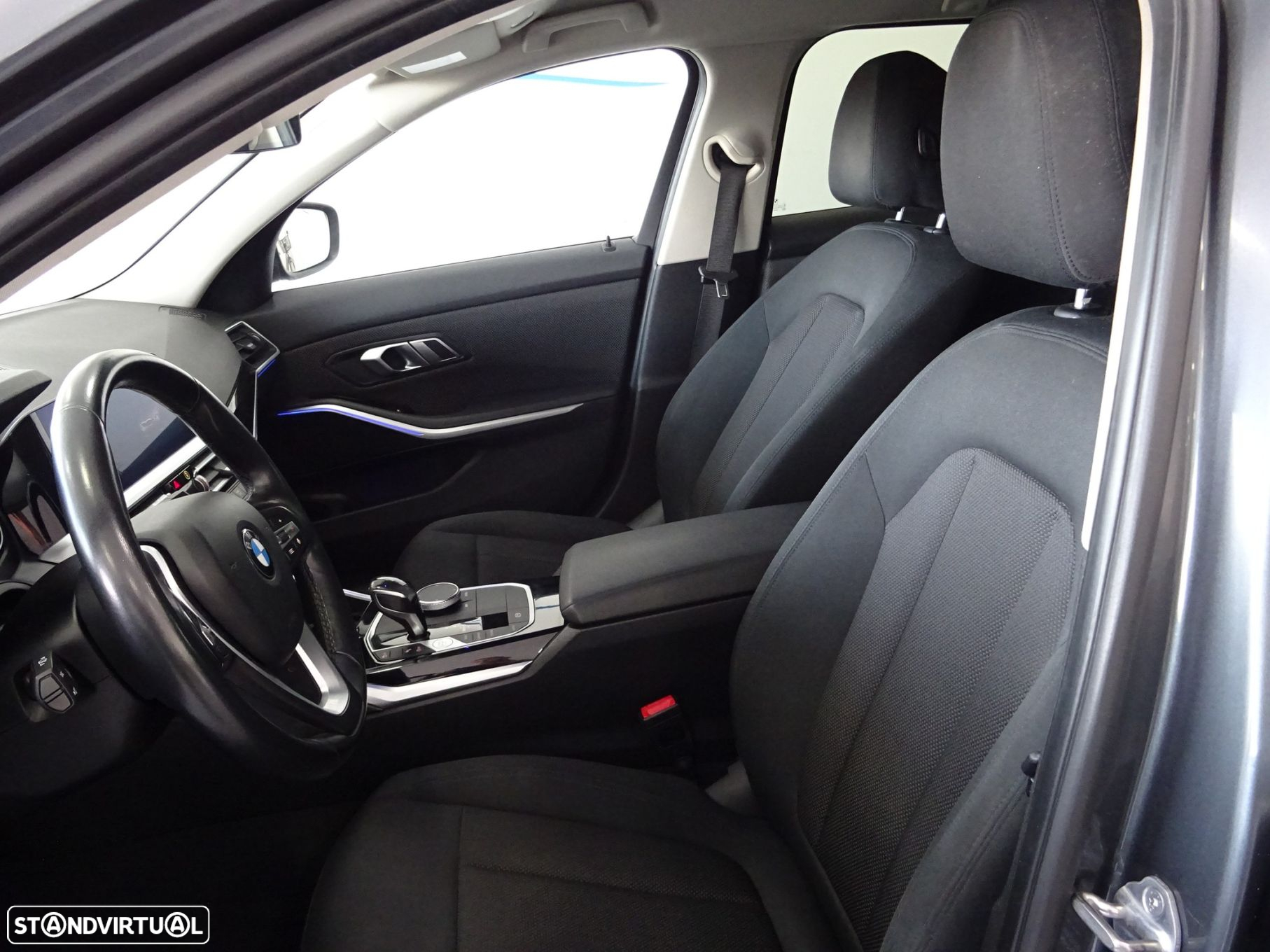 BMW 320 d Touring Advantage Auto - 4