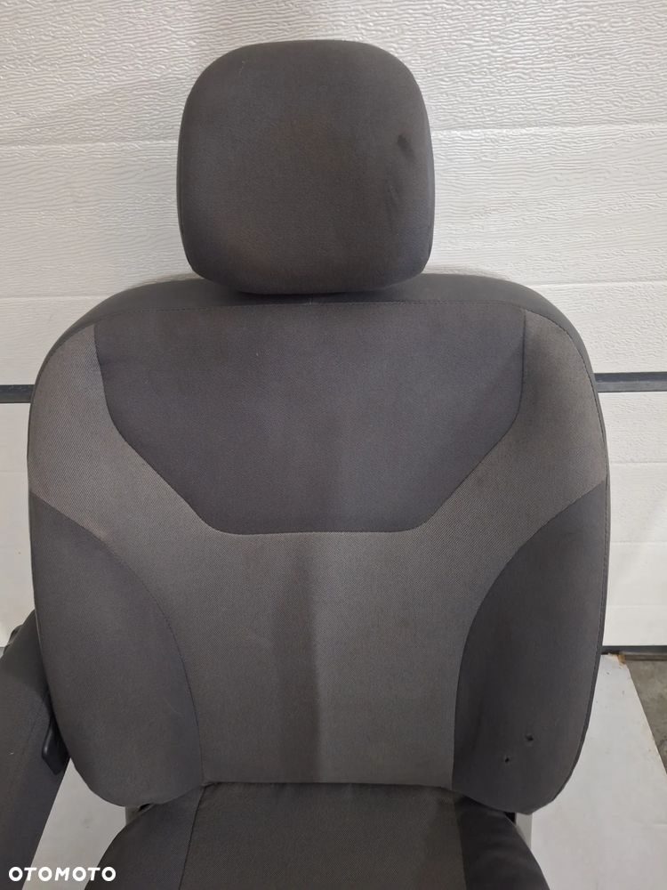 FOTEL LEWY PRZÓD ,PODŁOKIETNIK - VIVARO, TRAFIC LIFT 07-14 R. - 3