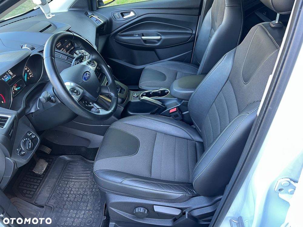 Ford Kuga - 12