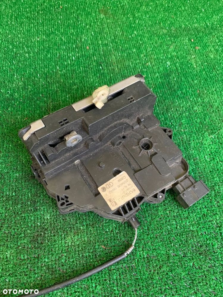 Zamek przód przedni prawy Fiat Grande Punto 55703023 WWA - 1