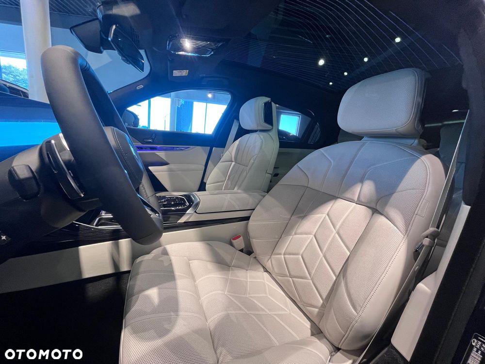 BMW Seria 7 740d xDrive mHEV sport - 12
