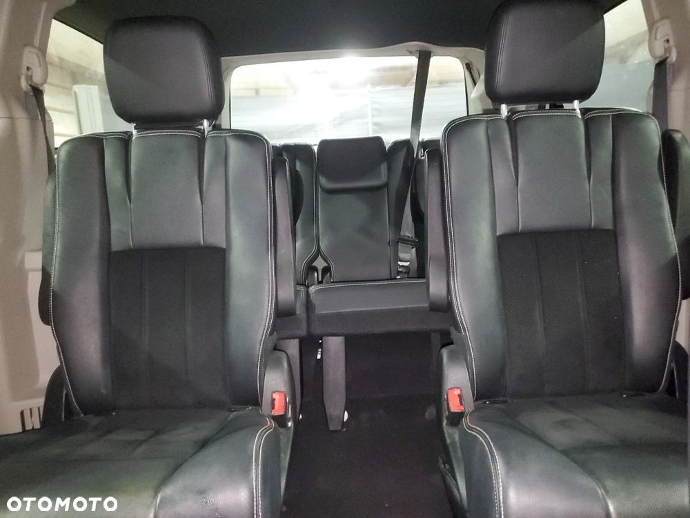 Dodge Grand Caravan - 9