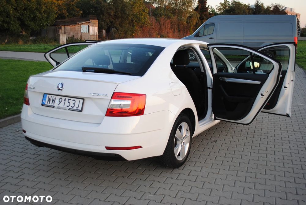 Skoda Octavia 1.5 TSI ACT Style DSG - 23