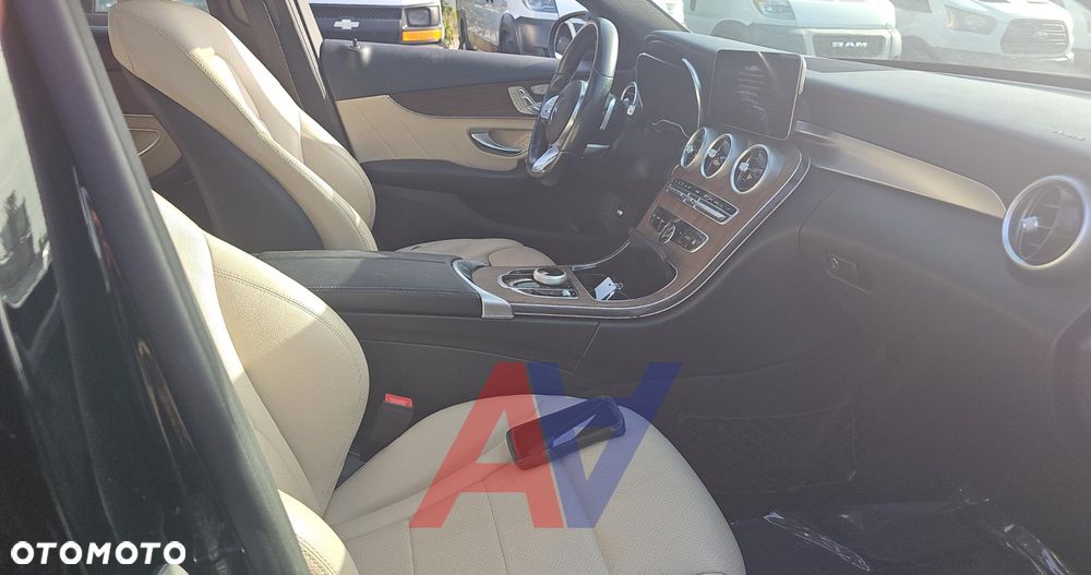 Mercedes-Benz Klasa C 300 4MATIC 9G-TRONIC - 11