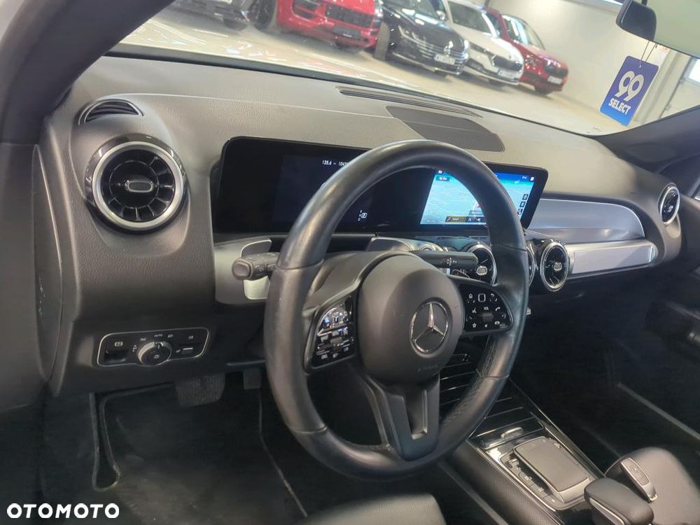 Mercedes-Benz GLB 200 7G-DCT - 11