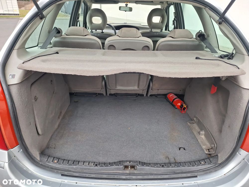 Citroën Xsara Picasso 1.6 16V Magic - 23