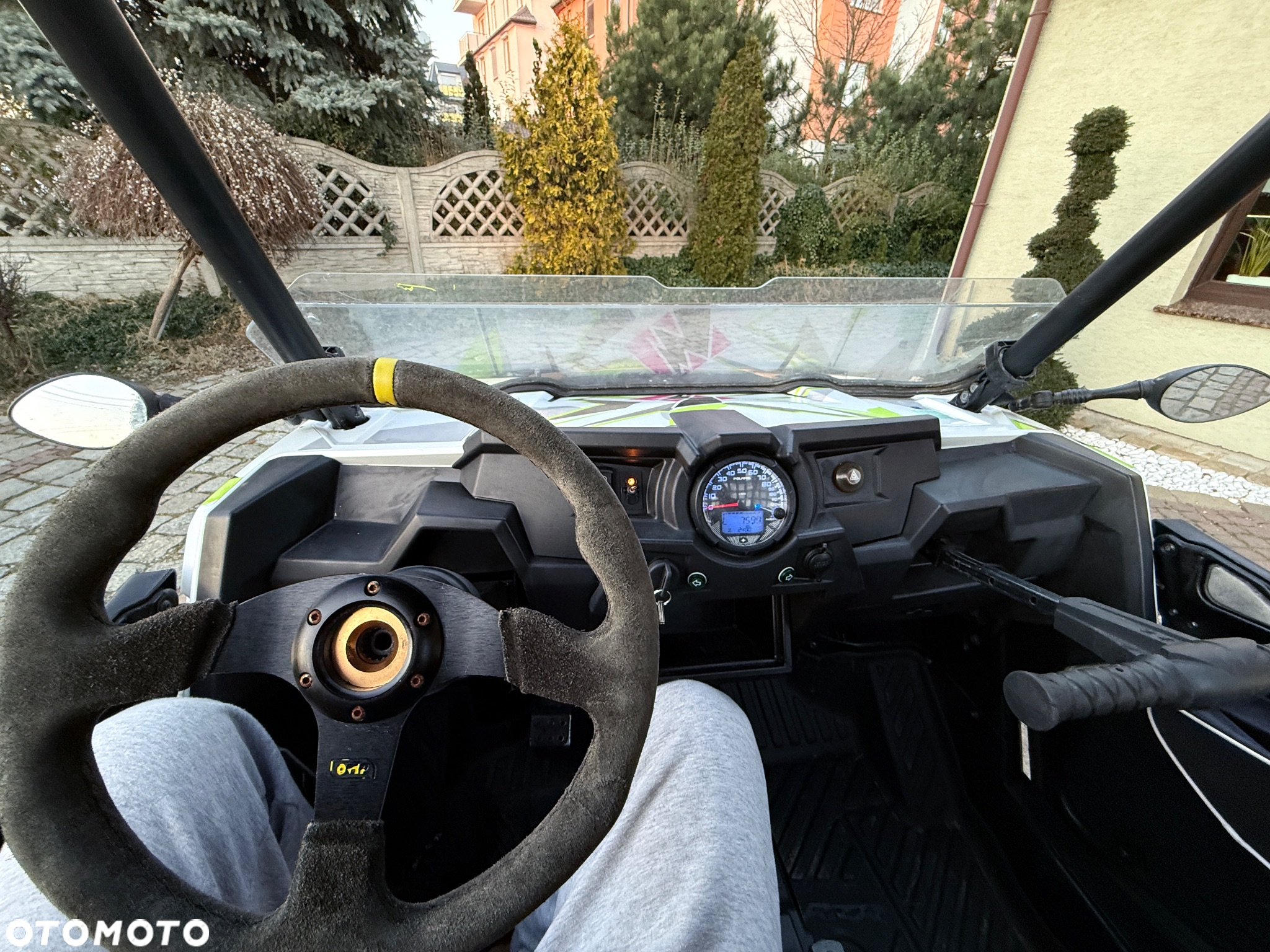 Polaris RZR - 16