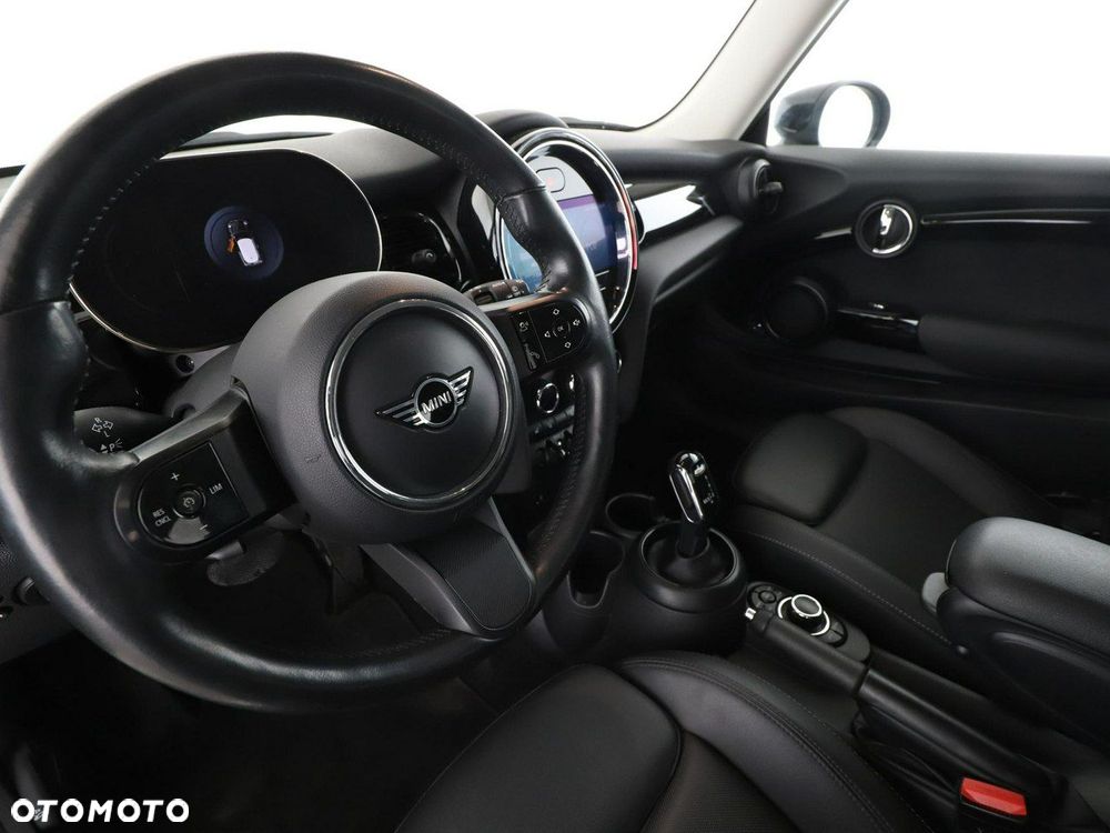MINI Cooper Essential Trim - 14