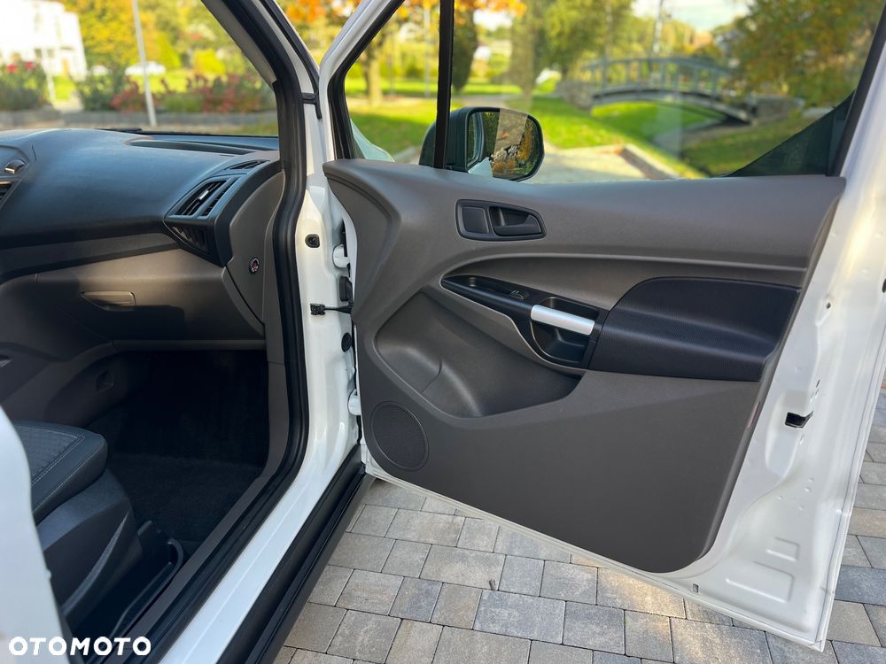 Ford Tourneo Connect Grand - 28