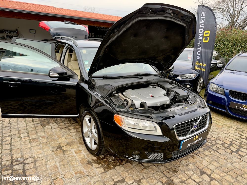 Volvo V70 2.4 D5 Momentum - 30