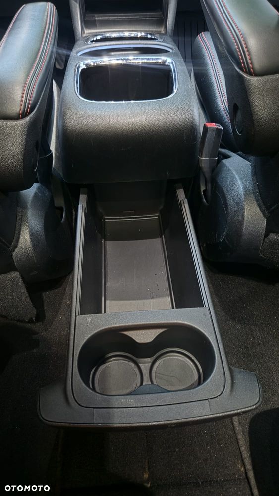 Dodge Grand Caravan - 33