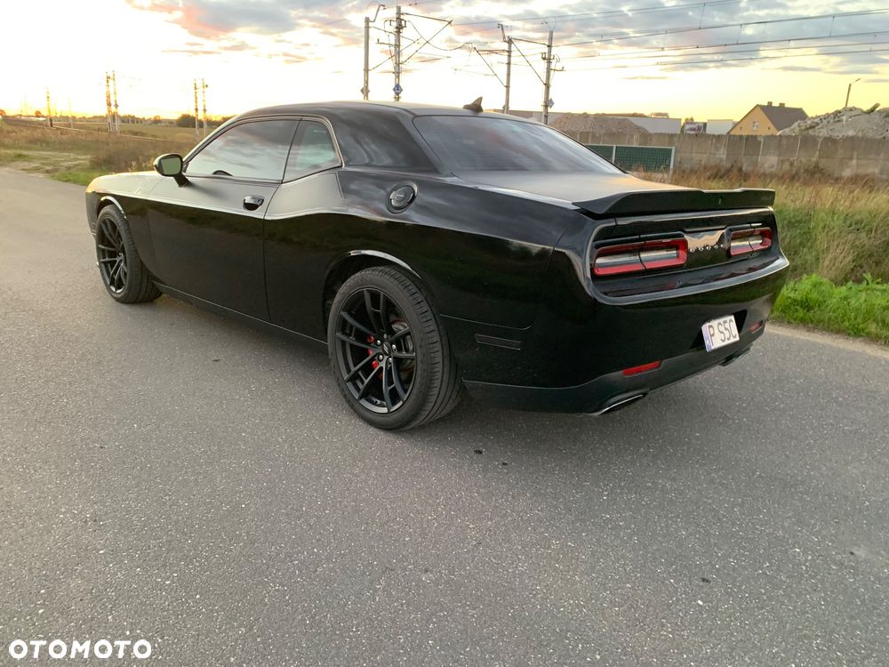 Dodge Challenger - 21