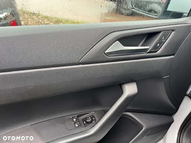 Volkswagen Polo - 24