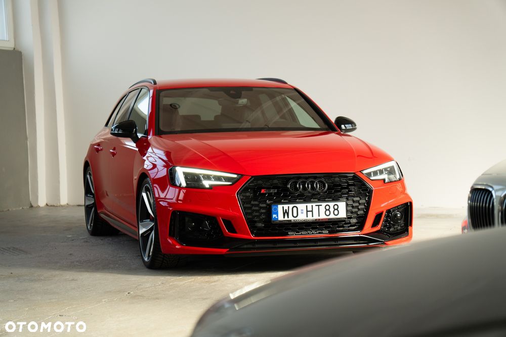 Audi RS4 Avant - 13