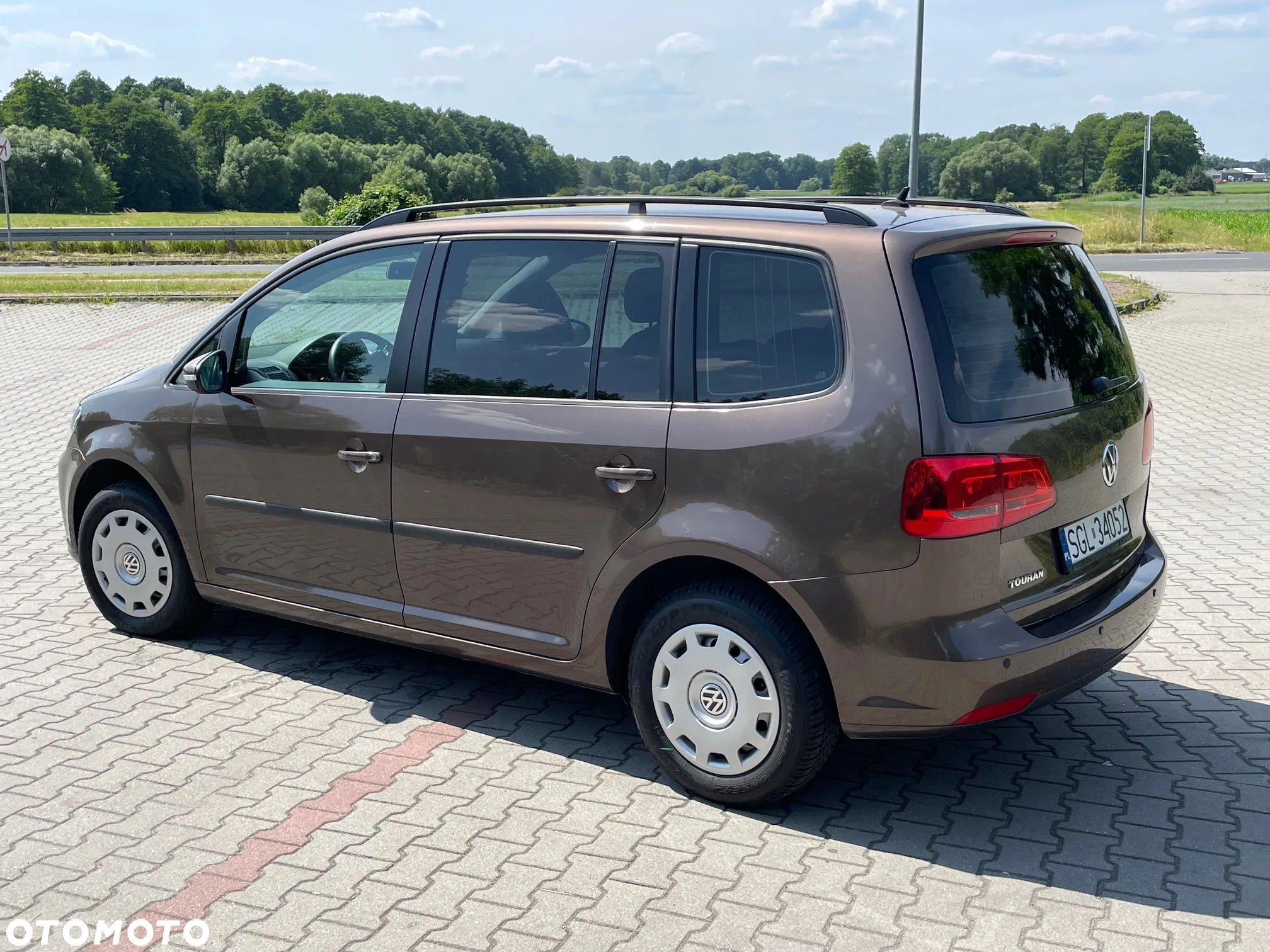 Volkswagen Touran 1.6 TDI DPF BlueMotion Technology DSG Trendline - 11