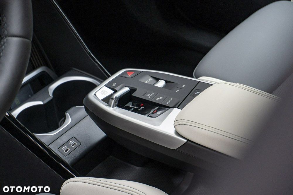 BMW X1 sDrive18i - 15