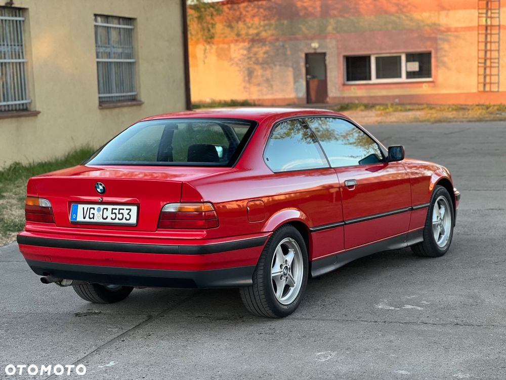 BMW Seria 3 316i - 4