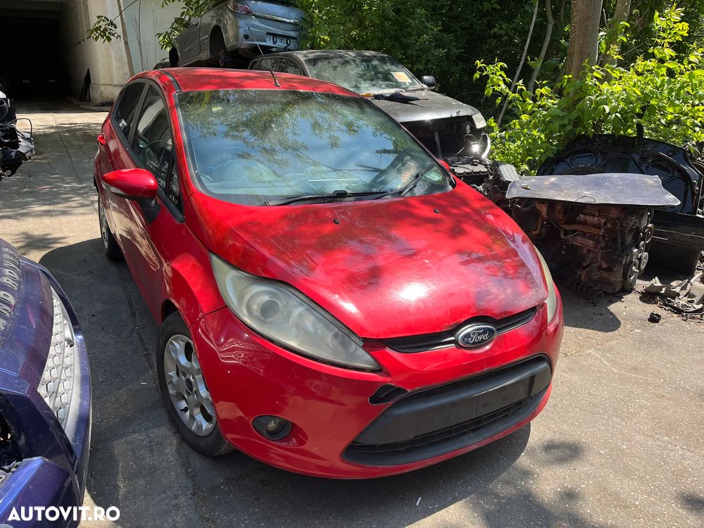 Dezmembrez Ford Fiesta MK6 2012 rosu benzina - 3